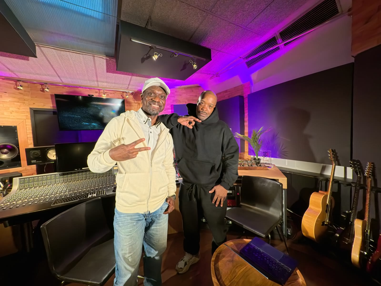 Shortlord and Lyn T in Boogiepark studio — 30 years later, for Shortlord’s hustle